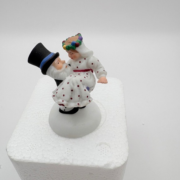Department 56 Other - Department 56 North Pole Series Little Newlyweds Christmas Village 56.56805
